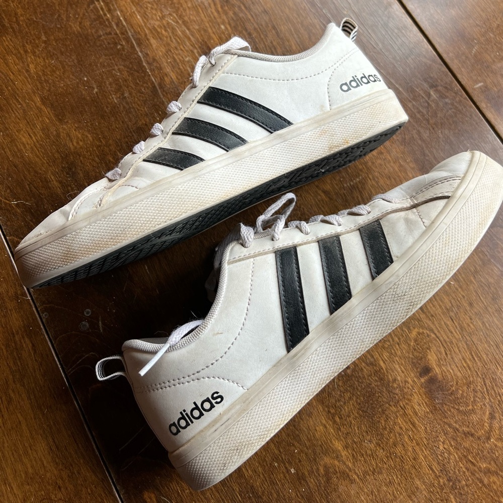 Adidas women’s sneakers. Size 6.